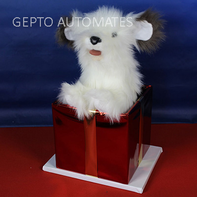 Chien dans cadeau